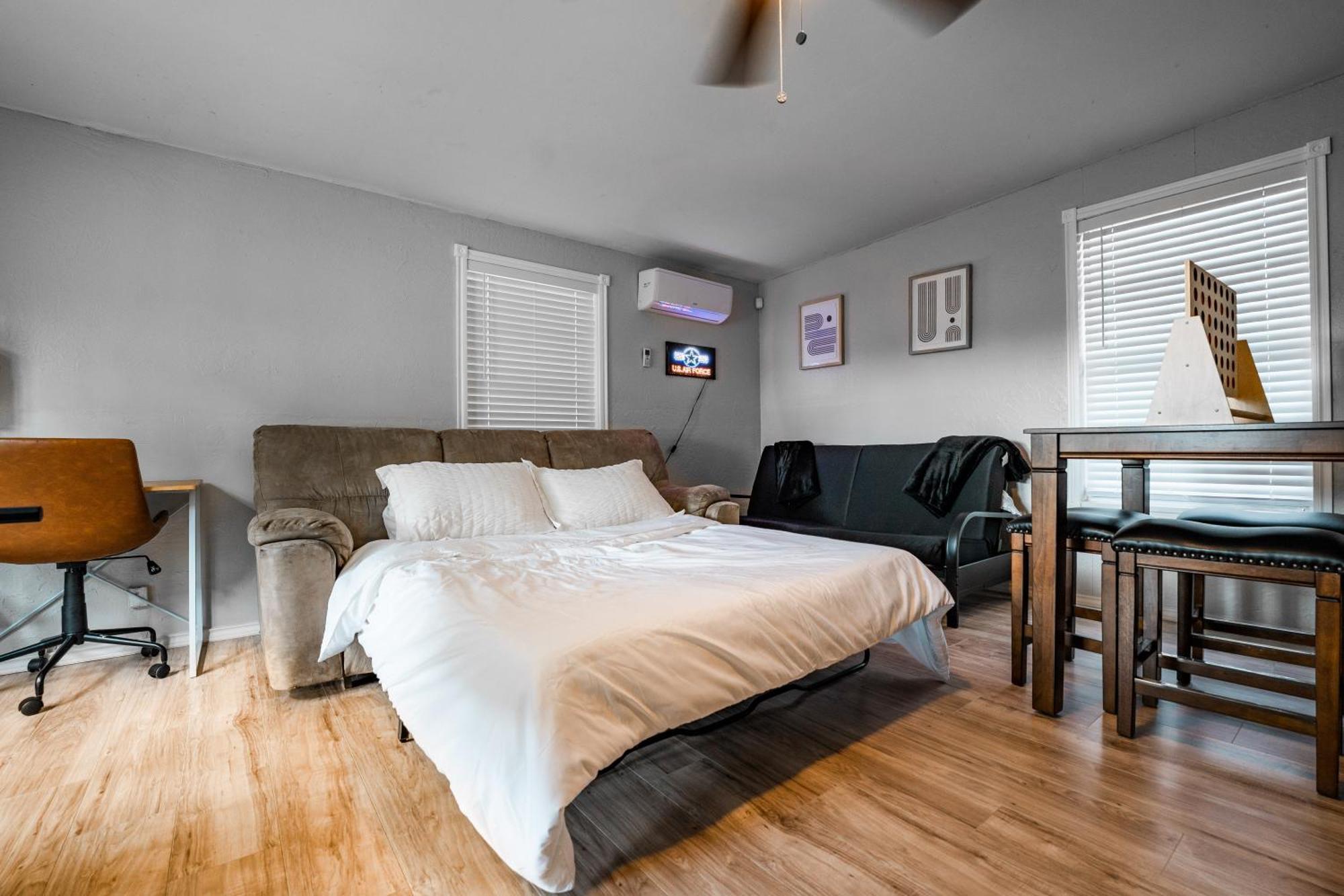 Cozy 3 Bedroom With Hot Tub 2 Min Away From Lackland San Antonio Exterior photo