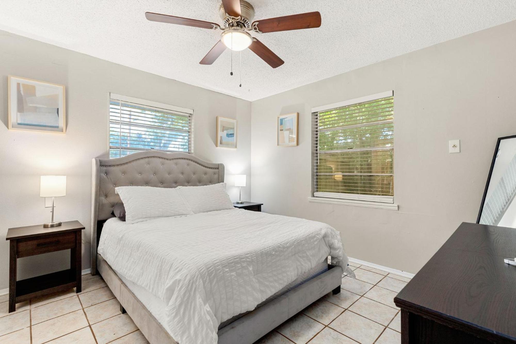 Cozy 3 Bedroom With Hot Tub 2 Min Away From Lackland San Antonio Exterior photo